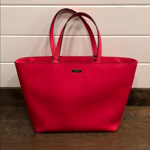 kate spade Handbags - Kate Spade Tote 🌸 EUC